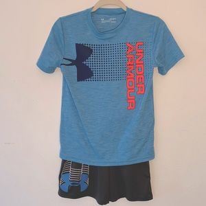 Youth Under Armour athletic heat gear set, shirt and shorts, size large